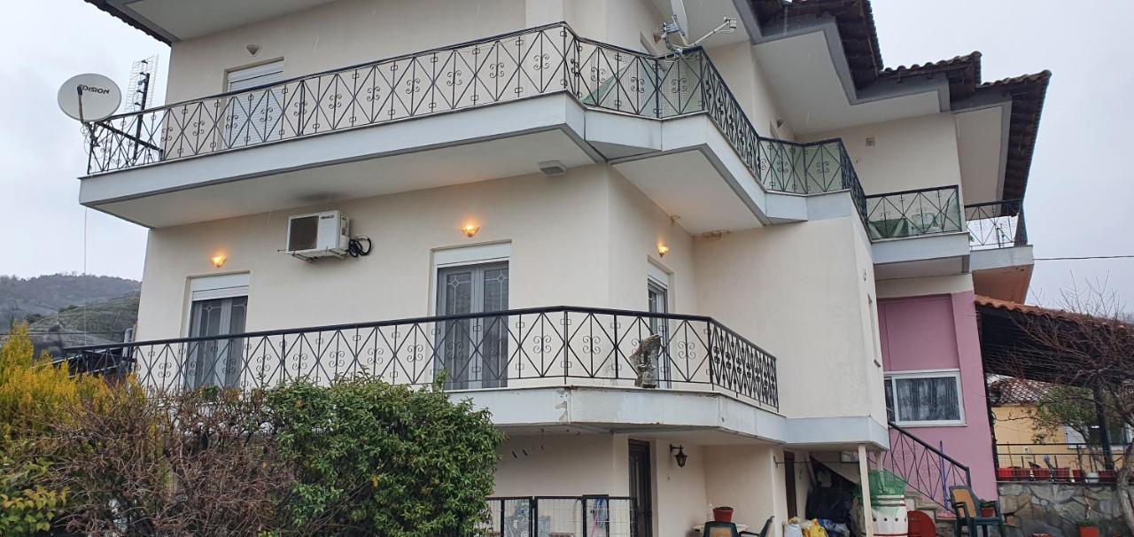 Panos Apartment *